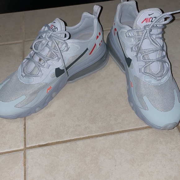 Air max 270 react “just do it” in wolf grey - Picture 3 of 11